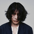 米津玄師 「夜鷹」アーティスト写真 Photo by Yohji Uchida