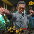 『トワイライト・ウォリアーズ』より、ルイス・クー演じる「龍兄貴」がフィギュアに！ 叉焼飯などアクセサリーも充実 画像