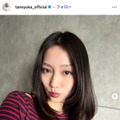 元AKB48メンバー、ミニスカからほっそり美脚披露「脚の長さ異次元」「眩しすぎる」と反響 画像