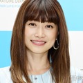 ヨンア、ミニスカゴルフウェア姿で美脚全開「スタイル抜群で見惚れる」「着こなしが最高にお洒落」と絶賛の声 画像
