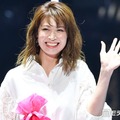 木村沙織、3歳息子とのコンビニお買い物ショットに反響「しっかり両手で持ってて可愛い」「真剣で愛おしい」 画像