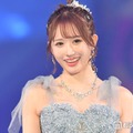 「シャッフルアイランド」伊藤桃々「韓国行く前にロングにした」デコルテ輝くキャミドレス姿に「お人形さんみたい」「透明感がすごい」と反響 画像