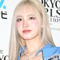 IVEリズ、ショーパン×ロングブーツで美脚輝く「脚長すぎる」「完璧スタイル」の声 画像