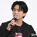 Aぇ! group正門良規、カラ松の衝撃セリフ「よう、ブス！」に本音「皆さん綺麗な方ばっかりやったから、心が痛かった」【おそ松さん 人類クズ化計画!!!!!?】 画像