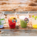 <リリーパッド>バタフライピーティー、<ウッディ>アップル&ザクロ、<バズ>抹茶ラテ、<テック・トリオ>レモンスカッシュ 各990円