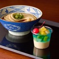丸亀製麺、まさかの新作「丸亀うどんプリン」登場 テスト販売で話題“ぷるもち”新食感の手づくりスイーツ 画像