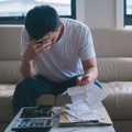 24歳で、父親が6000万円以上の借金を抱えて寝たきりに。「血縁に執着する必要はない」総資産「数百億円」を築いた実業家が、壮絶な過去から得た教訓 画像