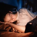 疲れているのに寝つけない、頭が休まらない…そんな日々のモヤモヤを整える「夜のAI習慣」って？【脳科学者がくわしく解説】 画像