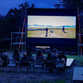富士山麓に常設アウトドアシネマ「Yamanaka Cinema」誕生　再エネ100％で山中湖の夜に映画体験