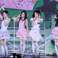 ILLIT、初ライブツアー「PRESS START」日本公演完走 HANA・JISOO＆MOMOKAがサプライズ登場で新曲ステージ披露 画像