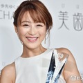 鈴木奈々「サイズが小さくてピチピチ」Tシャツ姿公開「ボディライン綺麗」「スタイル良すぎます」と反響 画像