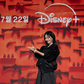 「殺し屋たちの店 2」© 2026 Disney and its related entities