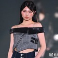 藤田みあ、オフショル×デニムから美スタイル披露「全身バランス神」「脚長すぎる」と反響【関コレ2026A/W】 画像