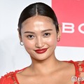 “驚異の10頭身”モデル・香川沙耶、若かりし頃の母親顔出し公開「遺伝子最強」「瓜二つすぎる」の声 画像