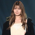星乃夢奈、ハイトーンヘアで雰囲気ガラリ キャミワンピから美肩のぞかせる【TGC松山2026】 画像