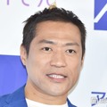 3児の父・はなわ、両親を顔出し公開 実家で食卓囲む姿に「仲良し親子」「みんなで乾杯素敵」と反響 画像