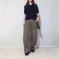 GU最強。今っぽいカーブシルエットがキレイな3Dバレルジーンズという新提案【40代の毎日コーデ】 画像