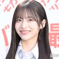 AKB48メンバー、美脚際立つミニスカ制服ショットに絶賛の声「スタイル良くて憧れ」「めっちゃ似合ってる」 画像