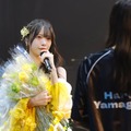 日向坂46山口陽世卒業セレモニー、ライブハウスにメンバー全員集合 黄色いドレス姿でスピーチ「6年半、とても私は幸せでした」 画像