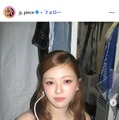 TWICEジョンヨン、美脚際立つショーパン部屋着姿公開「飾らない姿が可愛すぎる」「透明感レベチ」と反響 画像