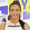 第1子出産のカリスマトレーナーAYA「めくれても…下着が見える恐れゼロ」ミニスカコーデで圧倒的美脚披露「格好良すぎる」「圧倒的なスタイル美」の声 画像