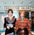 IVEレイ＆リズ、ヴァレンティノ銀座に来場 ロックスタッズパンプス着用で美脚際立つ 画像