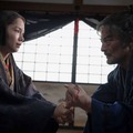 大河「豊臣兄弟！」市（宮崎あおい）＆勝家（山口馬木也）の最期に反響相次ぐ「新解釈」「至極の愛」“手繋ぎ殺陣”シーンも話題に【ネタバレあり】 画像