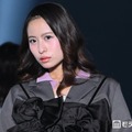 Juice＝Juice石山咲良、前髪なしで雰囲気一変 洗練された大人の魅力放つ【IDOL RUNWAY COLLECTION 2026A/W】 画像