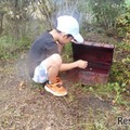 昨年度のようす（宝箱を探す参加者）