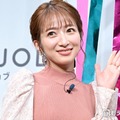 辻希美、テレビ鑑賞中の第5子・夢空ちゃんショットが話題「ツッコミに思わず笑った」「予想外の鑑賞の仕方で癒された」 画像