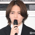 囲み取材に出席した菊池風磨（C）モデルプレス
