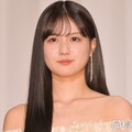 元乃木坂46中村麗乃、スタイル際立つミニドレス＆透けタイツ姿披露「可愛すぎて言葉にならない」「破壊力抜群ですね」の声 画像