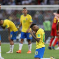 韓国どころじゃねえ…ブラジル代表のチームバスが卵まみれに 画像