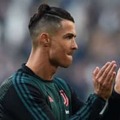 UEFA、ベスト11に「ロナウドをゴリ押し」…カンテがまた貧乏クジを引く 画像