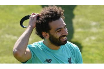 サラー、どうした！「ガラスバッキバキの車」で練習に来たところがこれ 画像