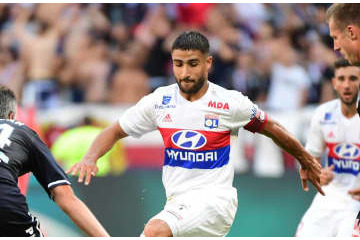 “左足の魔術師”フェキルが決めた「伝説の右足超ロングシュート」がマジヤバ 画像