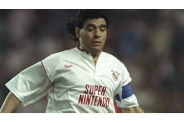 “太い”マラドーナ、セビージャ時代「レアル相手の超絶プレー」がこれ 画像