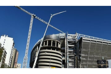 工事中のレアル本拠地、「ピッチも屋根も剥がす」映像がこれ 画像