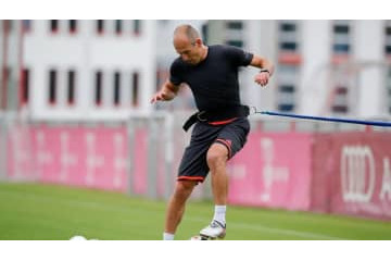 36歳ロッベン、“どう見てもまだやれる”バイエルンでの「秘密練習」がこれ 画像