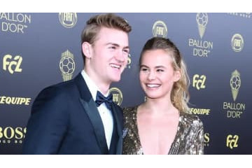 デリフト、美人彼女と全力変顔やる 画像