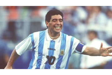 マラドーナの“代表最後のゴール”、「5本のダイレクトパス」が美しすぎる 画像