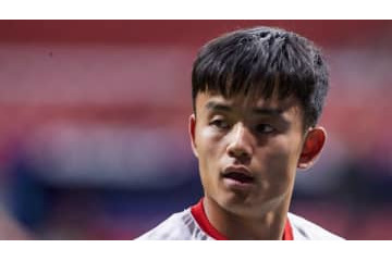19歳久保建英、いまの「腹筋」はこんな感じ 画像
