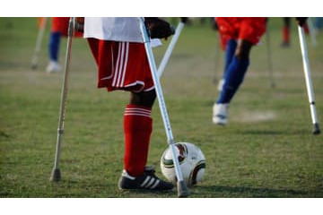 自宅での事故で脚切断…25歳の女子GKに悲劇 画像