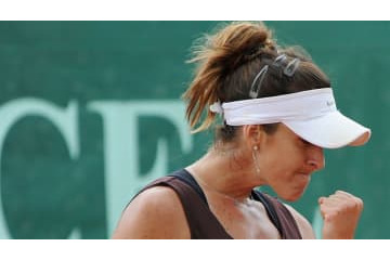 ロングパスを「胸でカゴに入れる」女子選手の映像がこれ 画像