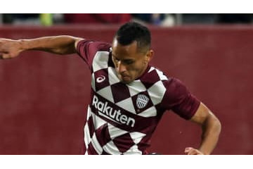 スペインでも話題！神戸、ワンタッチ連携からの「マクマナマンシュート」がこれ 画像