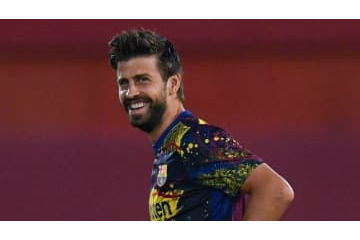 ピケ、チャリでスタジアム入り 画像