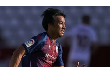 絶好調の岡崎慎司、「伝家の宝刀ダイビングヘッド」でゴール！今季11点目 画像