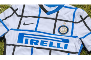 インテル、「大胆チェック柄」の2020-21新アウェイユニフォームを発表！ 画像