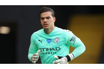 シティGKエデルソン、レアル戦でやった！「弾道が意味不明の爆裂パント」がこれ 画像