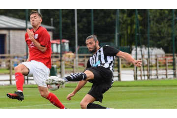 あのキャロルがやった！「胸→頭→右足→左足の伝説的ゴール」がこれ 画像